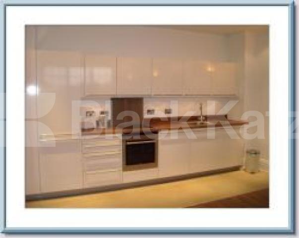 			1 Bedroom, 1 bath, 1 reception Flat			 Great Hall, Battersea Park Road, Battersea